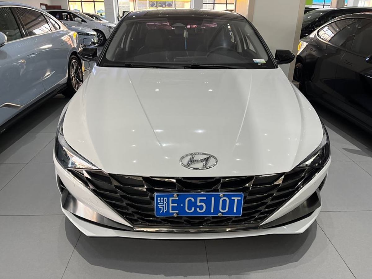 現(xiàn)代 伊蘭特  2023款 1.5L CVT LUX尊貴版圖片