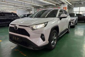 RAV4榮放 豐田 2.0L CVT四驅(qū)風(fēng)尚版