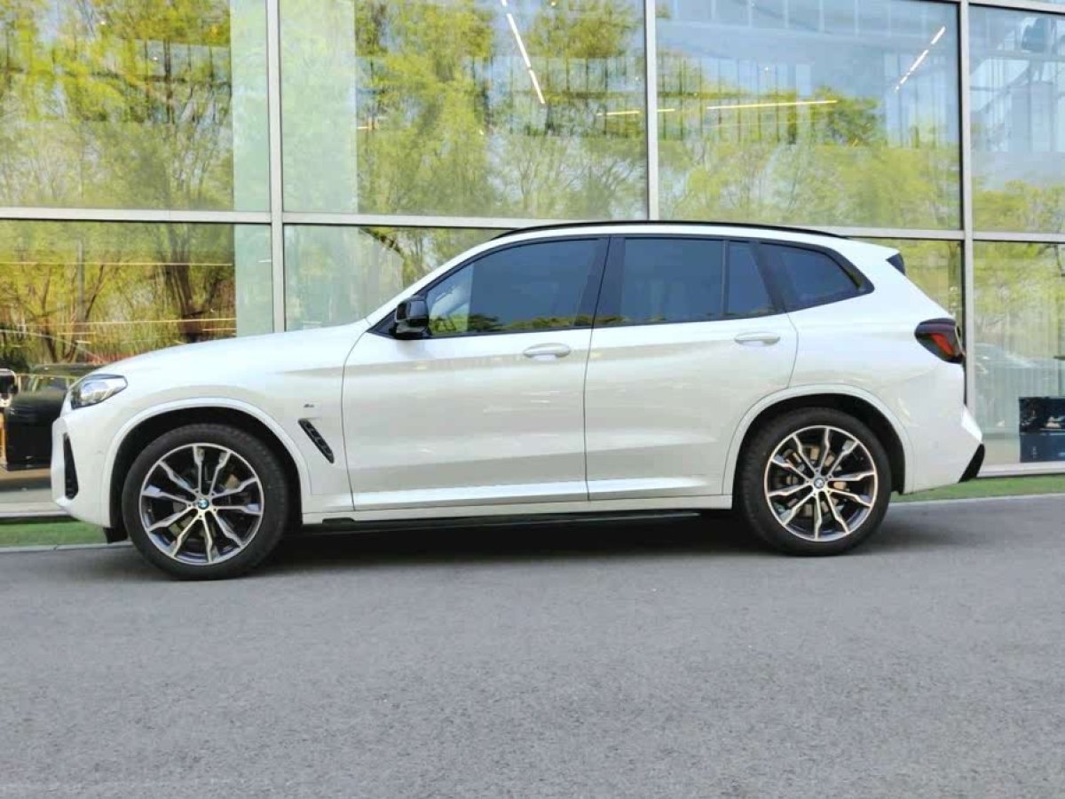 寶馬 寶馬X3  2023款 xDrive30i 領(lǐng)先型 M曜夜套裝圖片