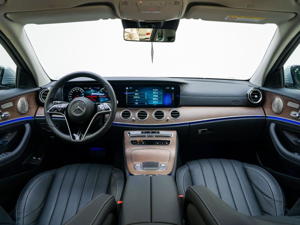 奔驰 奔驰E级新能源  2021款 E 350 e L 插电式混合动力轿车图片