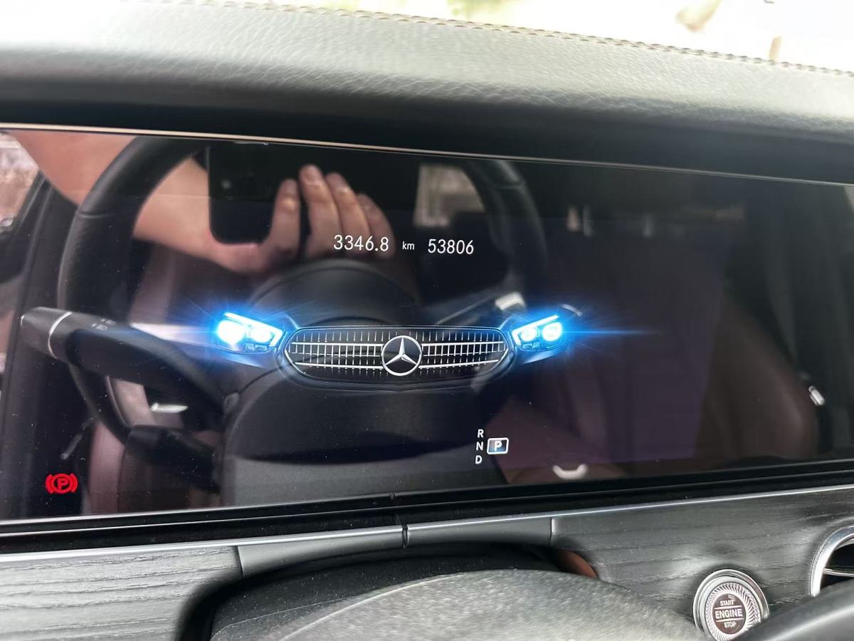 奔馳 奔馳E級  2022款 改款 E 300 L 運動尊貴型圖片