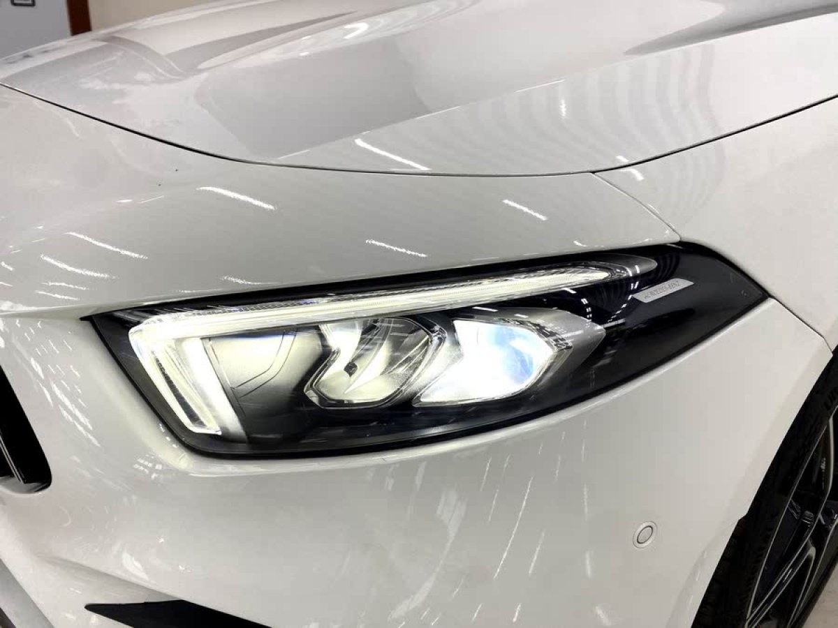 奔馳 奔馳A級(jí)  2020款 改款 A 200 L 運(yùn)動(dòng)轎車時(shí)尚型圖片