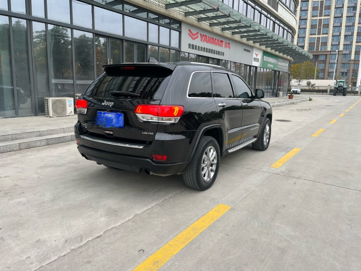 Jeep 大切諾基  2015款 3.0TD 柴油 精英導(dǎo)航版圖片