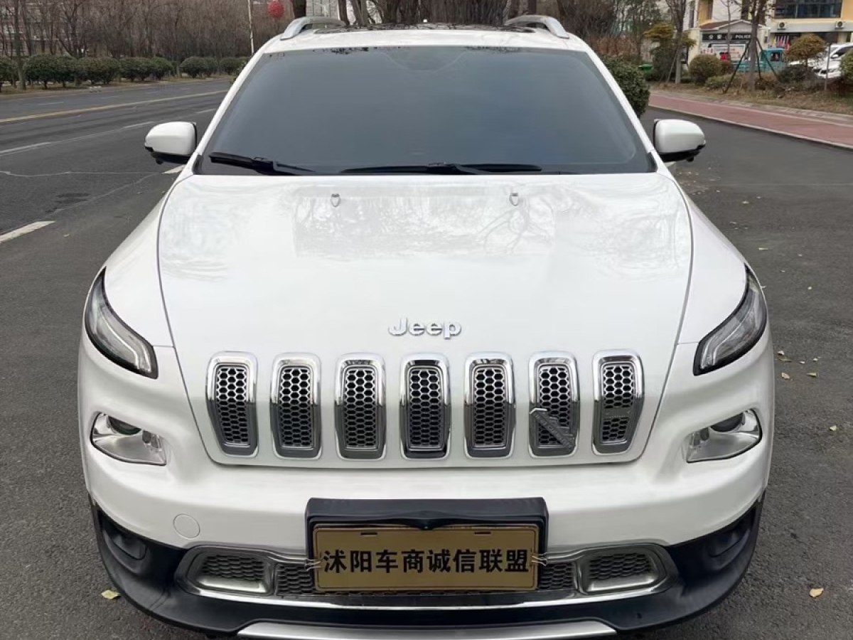 Jeep 自由光  2017款 2.0L 優(yōu)越版圖片