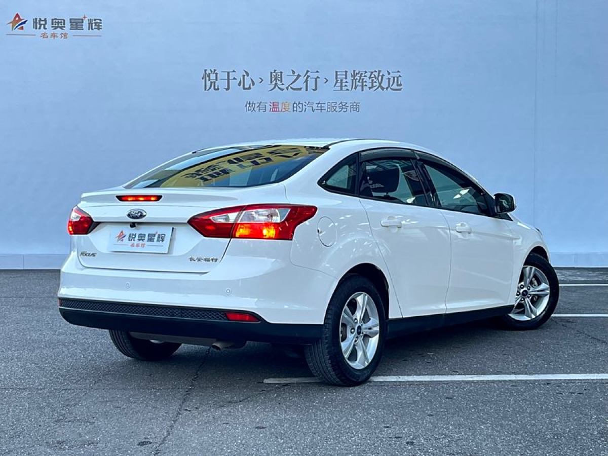 福特 福克斯  2012款 三廂 1.6L 自動風(fēng)尚型圖片