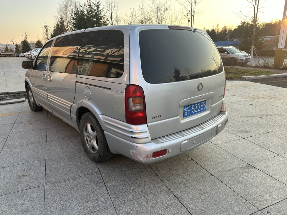 別克 GL8  2005款 3.0L CT0 標(biāo)準(zhǔn)版圖片