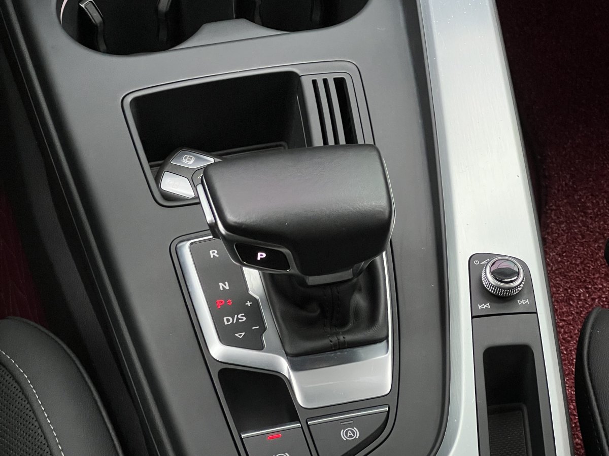 奧迪 奧迪A4L  2020款 40 TFSI 豪華動感型圖片