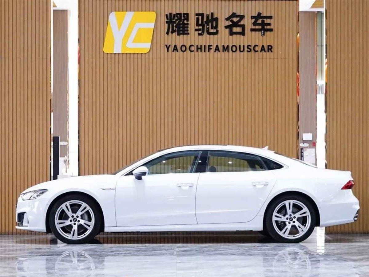 奧迪 奧迪A7L  2024款 45TFSI quattro S-line 見遠(yuǎn)型 流晶套裝圖片