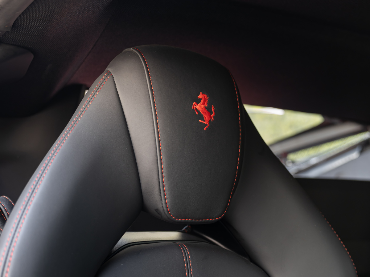 法拉利 F8 Tributo  2019款  3.9T V8圖片