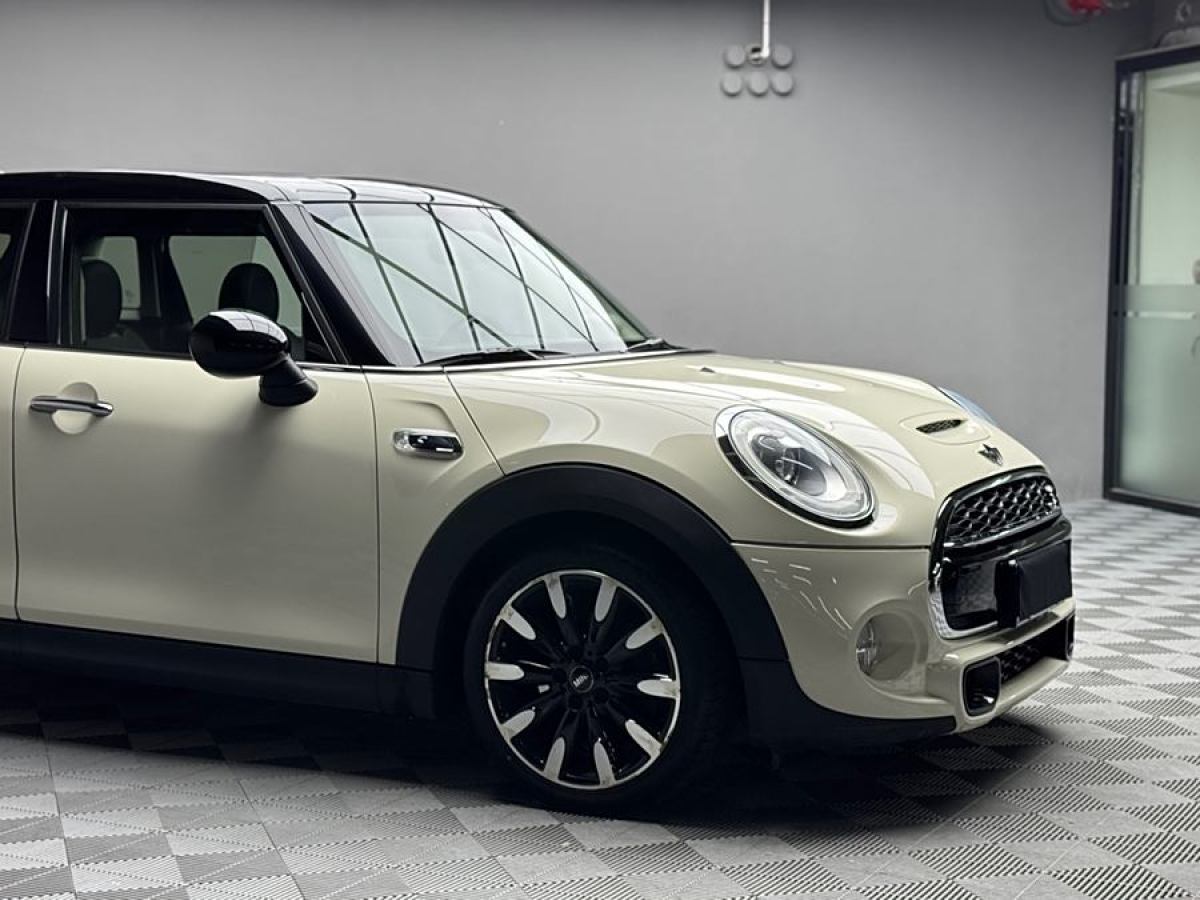 MINI MINI  2015款 2.0T COOPER S 五門版圖片