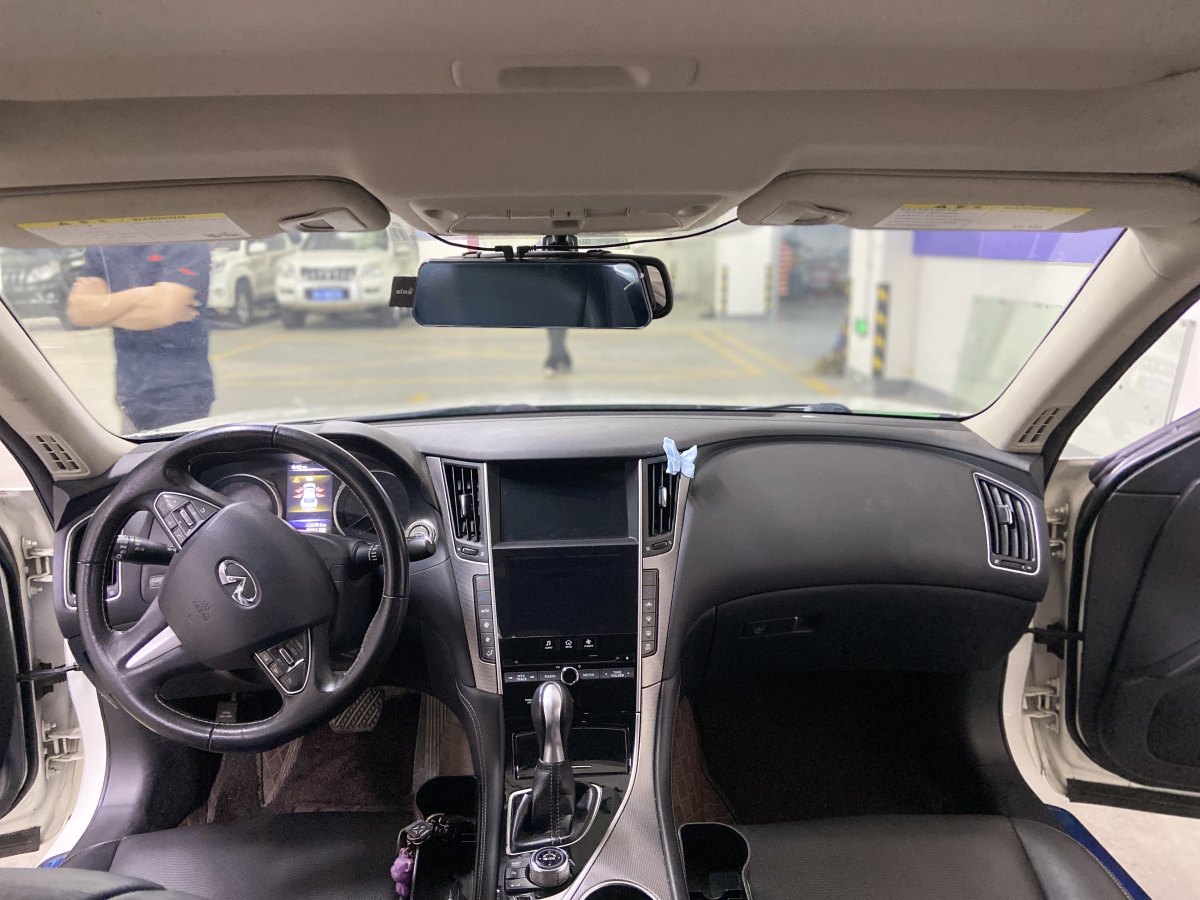 英菲尼迪 Q50L  2016款 2.0T 悅享版圖片