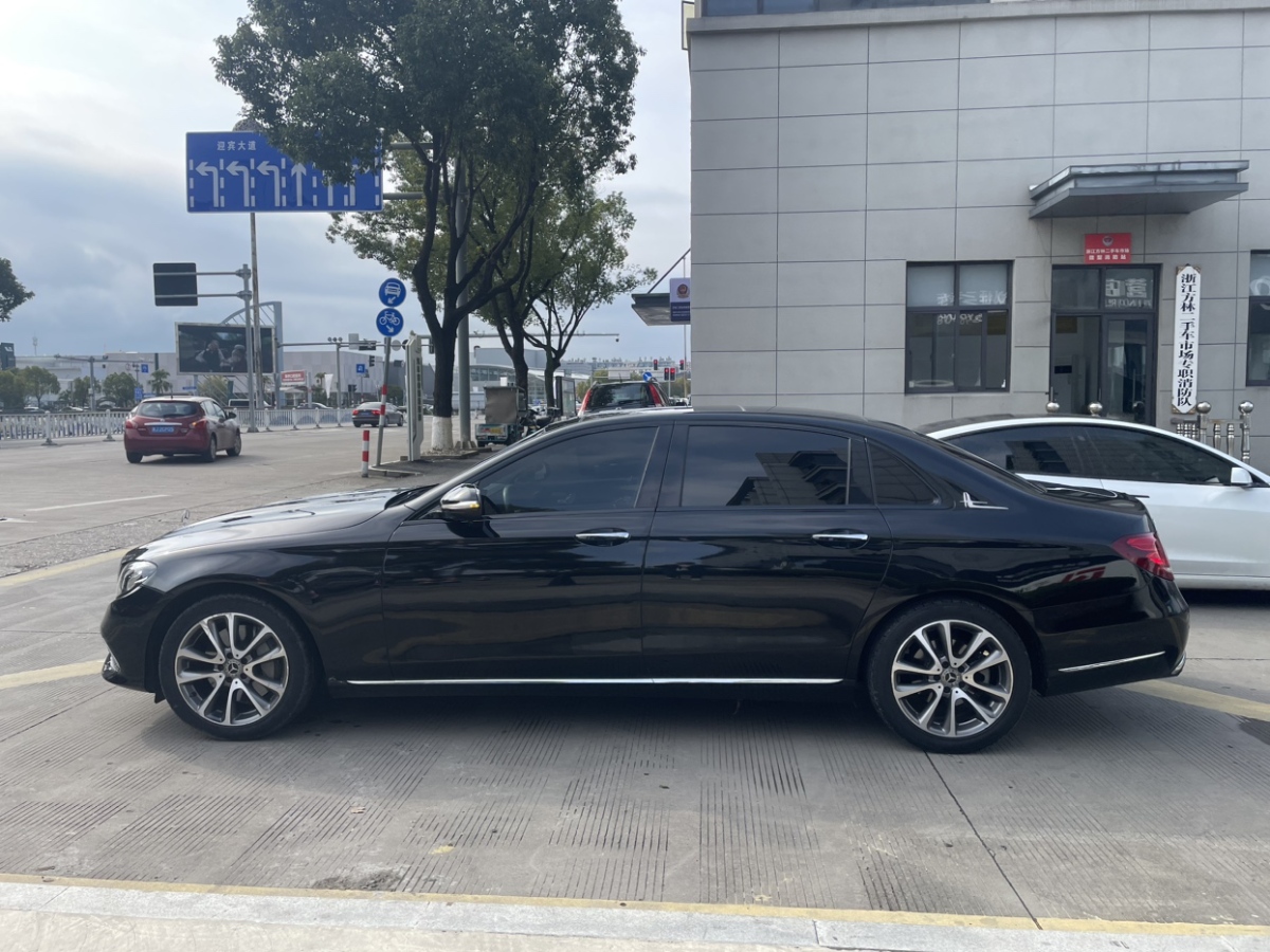 奔馳 奔馳E級(jí)  2019款 E 300 L 豪華型圖片