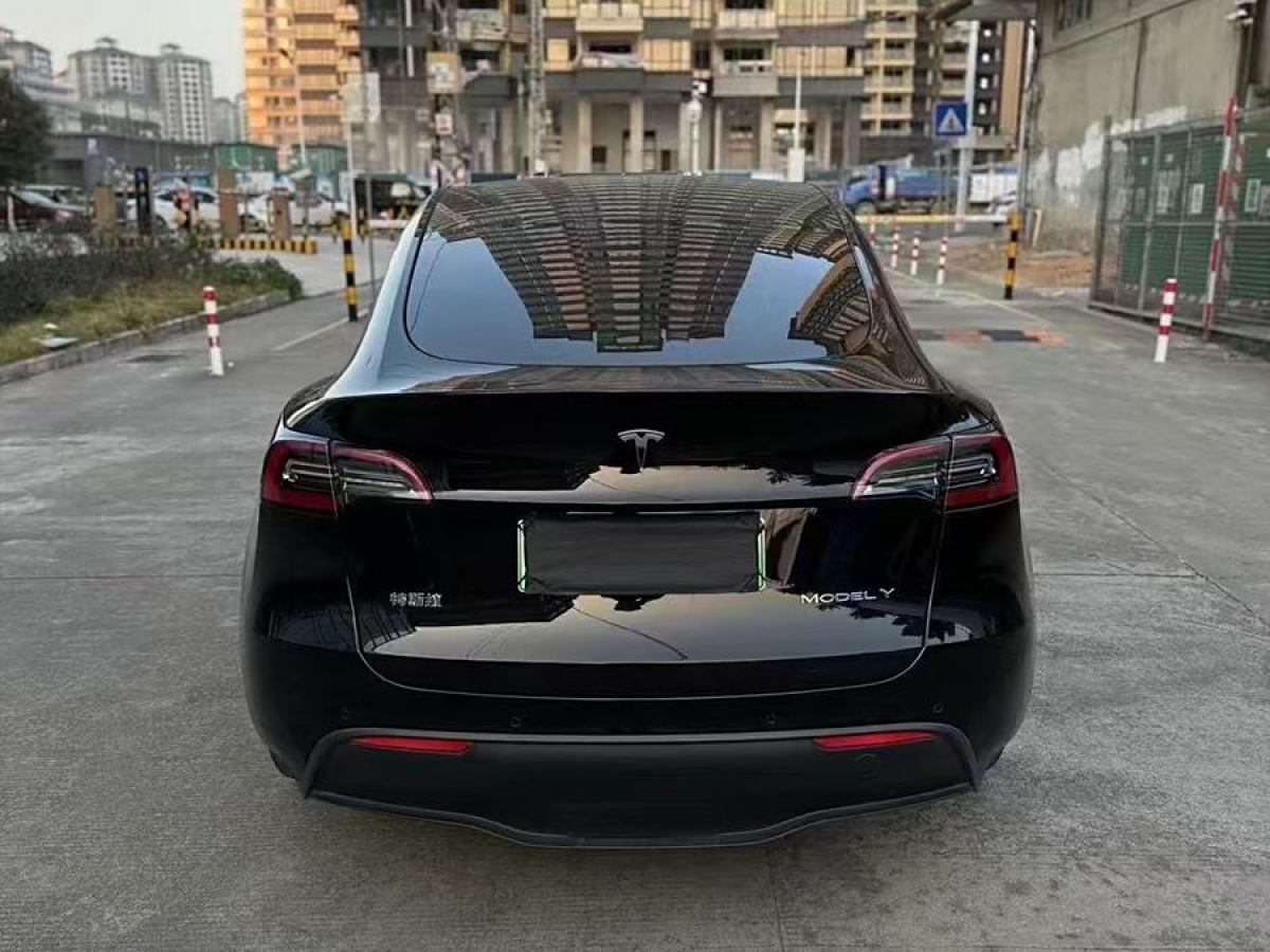 特斯拉 Model 3  2021款 改款 標(biāo)準(zhǔn)續(xù)航后驅(qū)升級版圖片