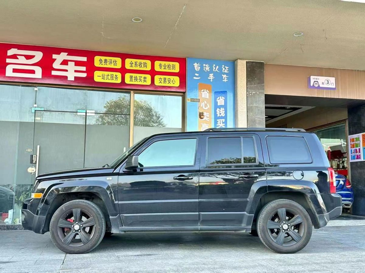 Jeep 自由客  2012款 2.4 豪華版圖片