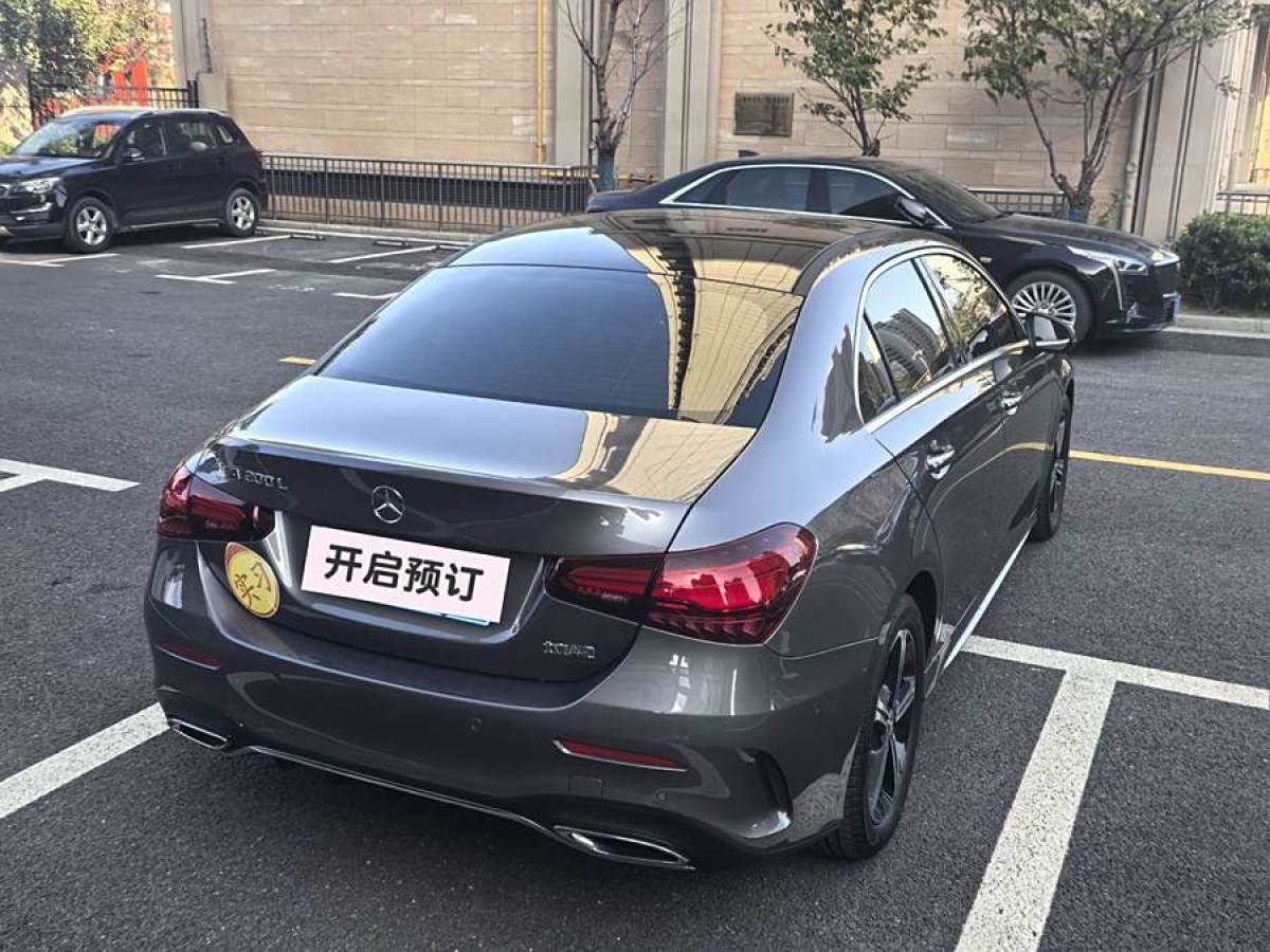 奔馳 奔馳A級  2024款 改款 A 200 L 時尚型圖片