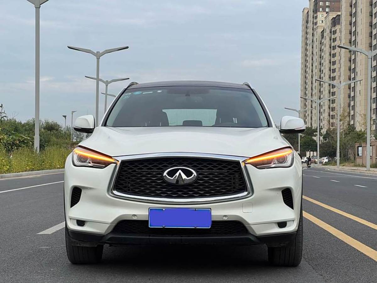 2020年8月英菲尼迪 QX50  2020款 改款 2.0T 兩驅(qū)時(shí)尚版