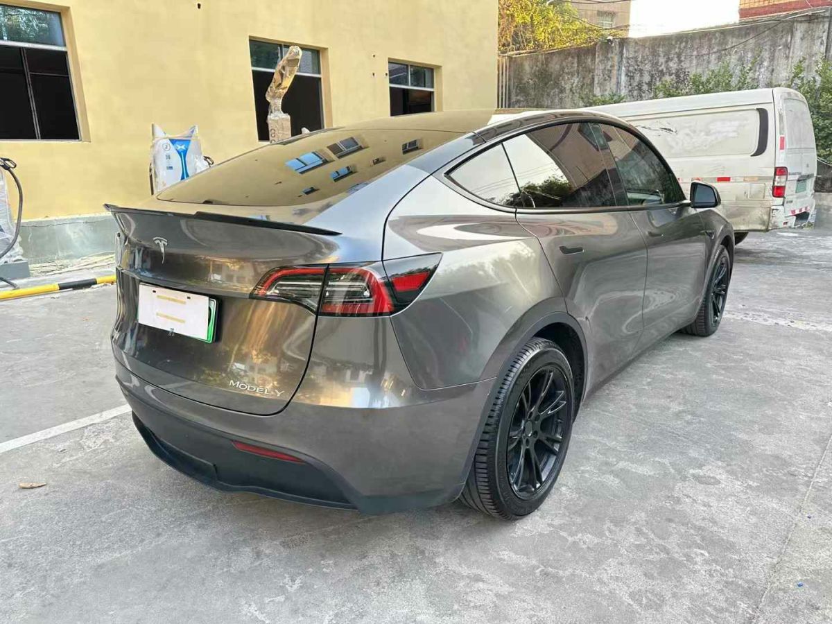 特斯拉 Model S  2023款 三電機(jī)全輪驅(qū)動(dòng) Plaid版圖片