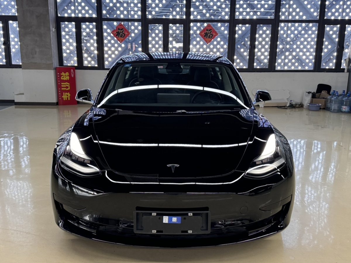 特斯拉 Model 3  2020款 改款 標(biāo)準(zhǔn)續(xù)航后驅(qū)升級版圖片