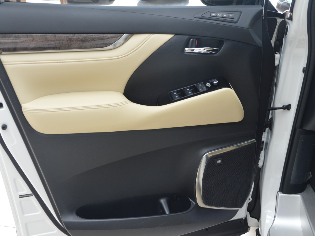 丰田 威尔法  2020款 双擎 2.5L HV尊贵版图片
