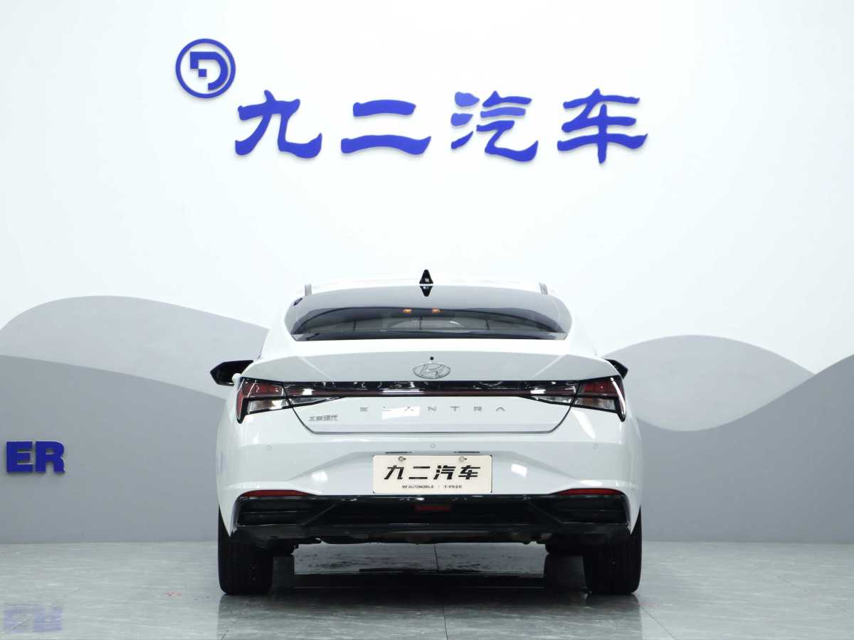 現(xiàn)代 伊蘭特  2022款 1.5L CVT LUX尊貴版圖片