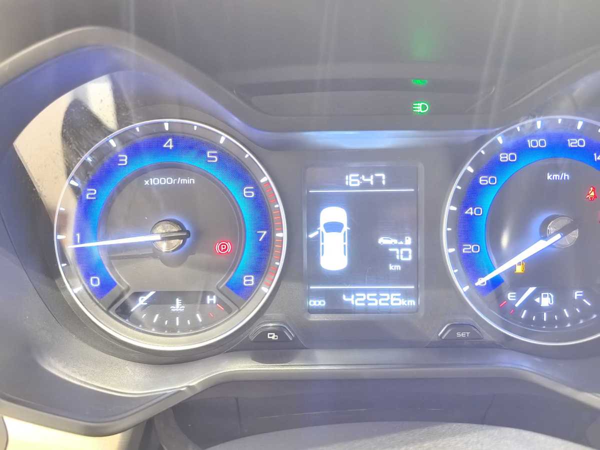 吉利 遠(yuǎn)景X3  2017款 1.5L 手動精英型圖片