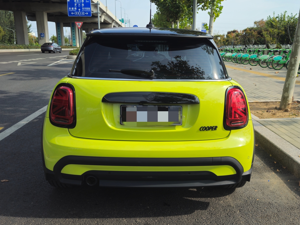 MINI MINI  2022款 改款 1.5T COOPER 藝術(shù)家圖片