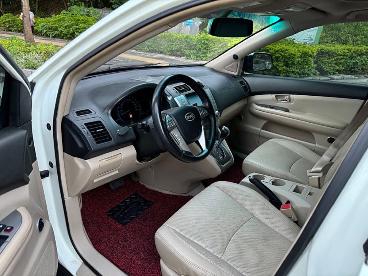 比亞迪 S6  2011款 2.4L 自動尊享型圖片