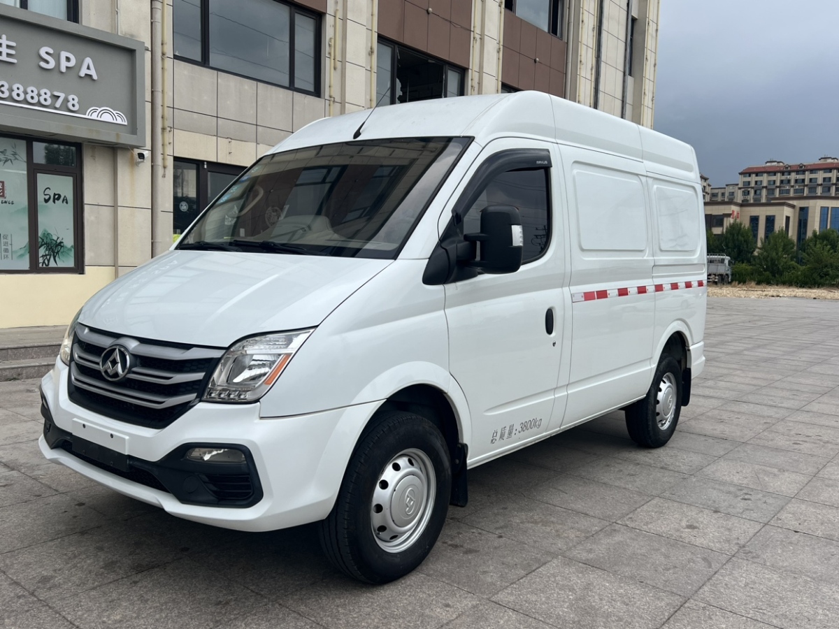 2019年03月上汽大通 V80  2021款 2.0T PLUS 手動(dòng)廂式貨車VAN短軸中頂3座