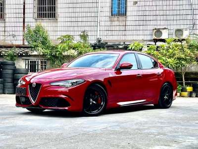 2021年12月 阿爾法·羅密歐 Giulia 2.9T 510HP 四葉草版圖片