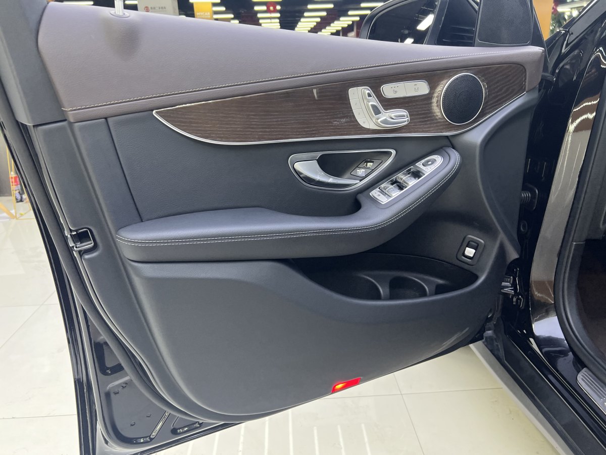 奔馳 奔馳GLC  2022款 改款二 GLC 260 L 4MATIC 豪華型圖片