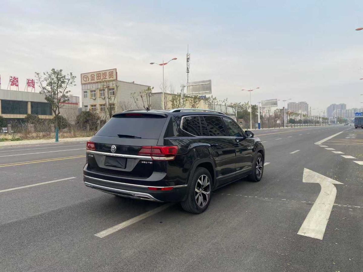 大眾 途昂  2019款  330TSI 兩驅(qū)尊崇豪華版圖片
