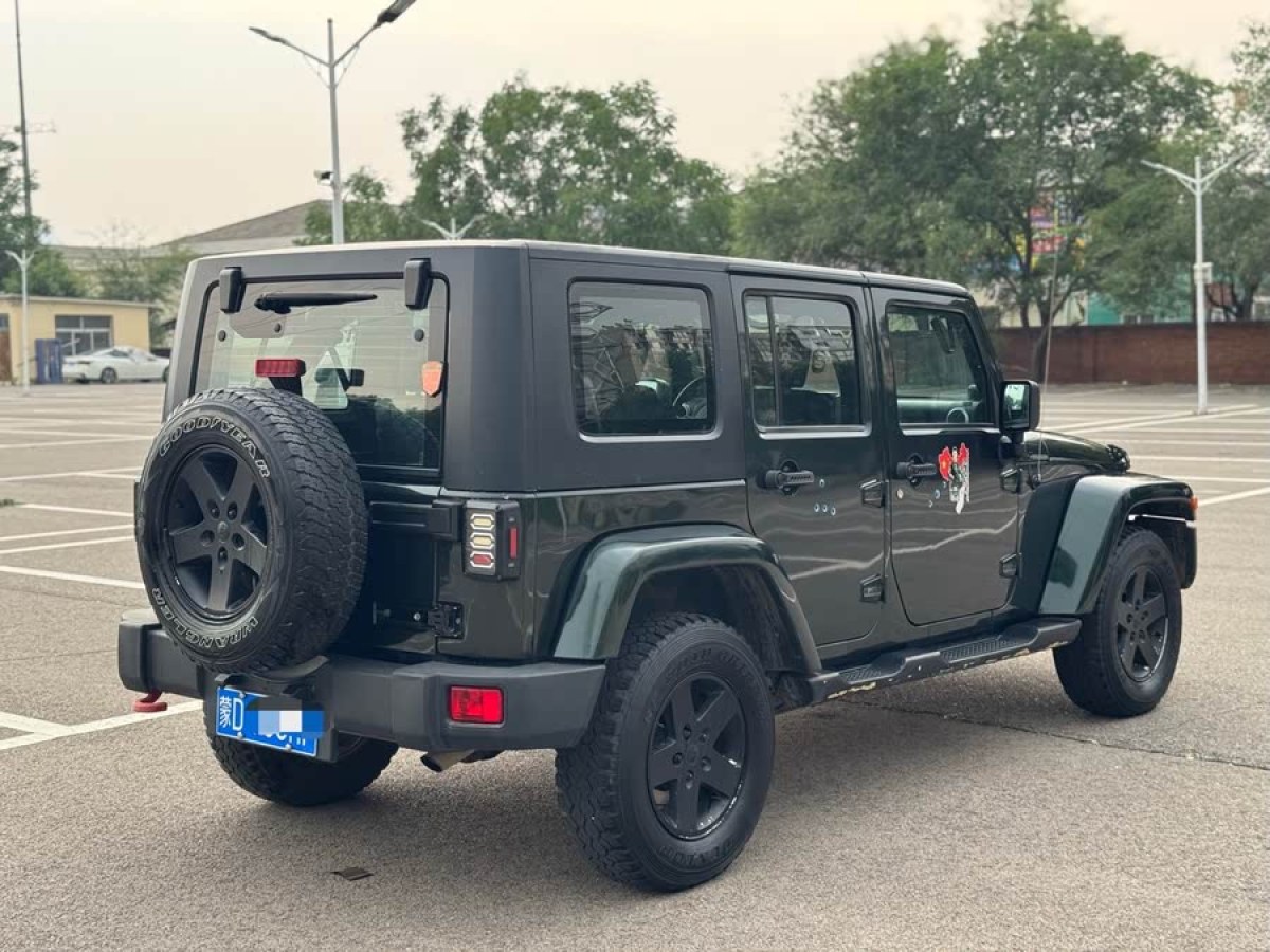 Jeep 牧馬人  2010款 3.8L Sahara 四門版圖片