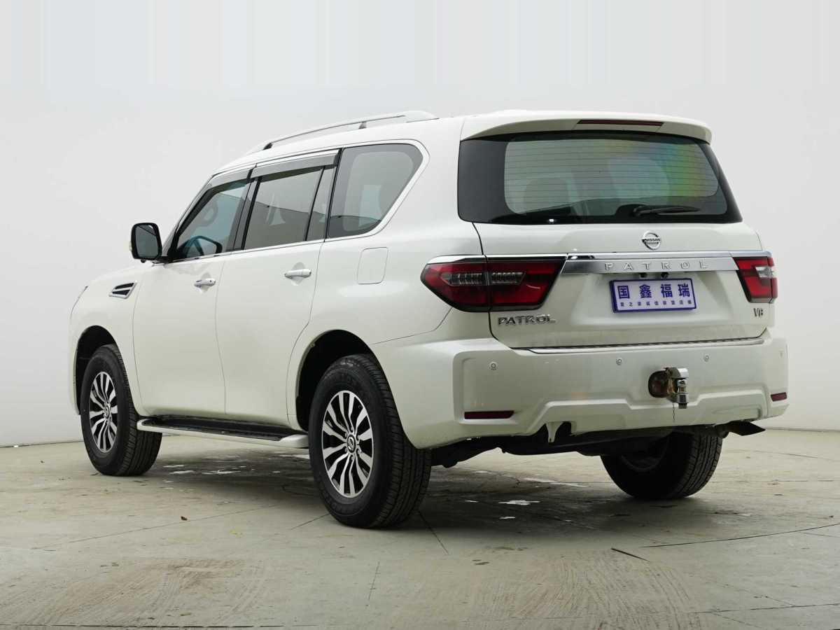 日產(chǎn) 途樂(lè)  2018款 4.0L 鉑金型圖片