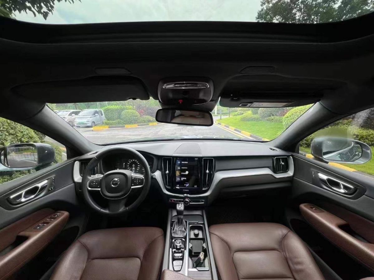 沃爾沃 XC60  2021款 T4 智行豪華版圖片