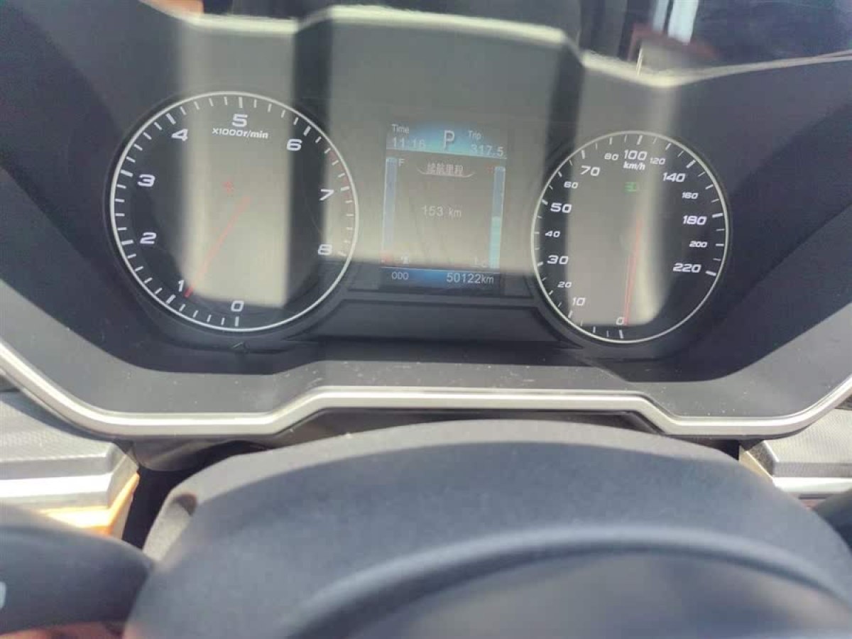 眾泰 T700  2017款 1.8T 雙離合尊享型圖片