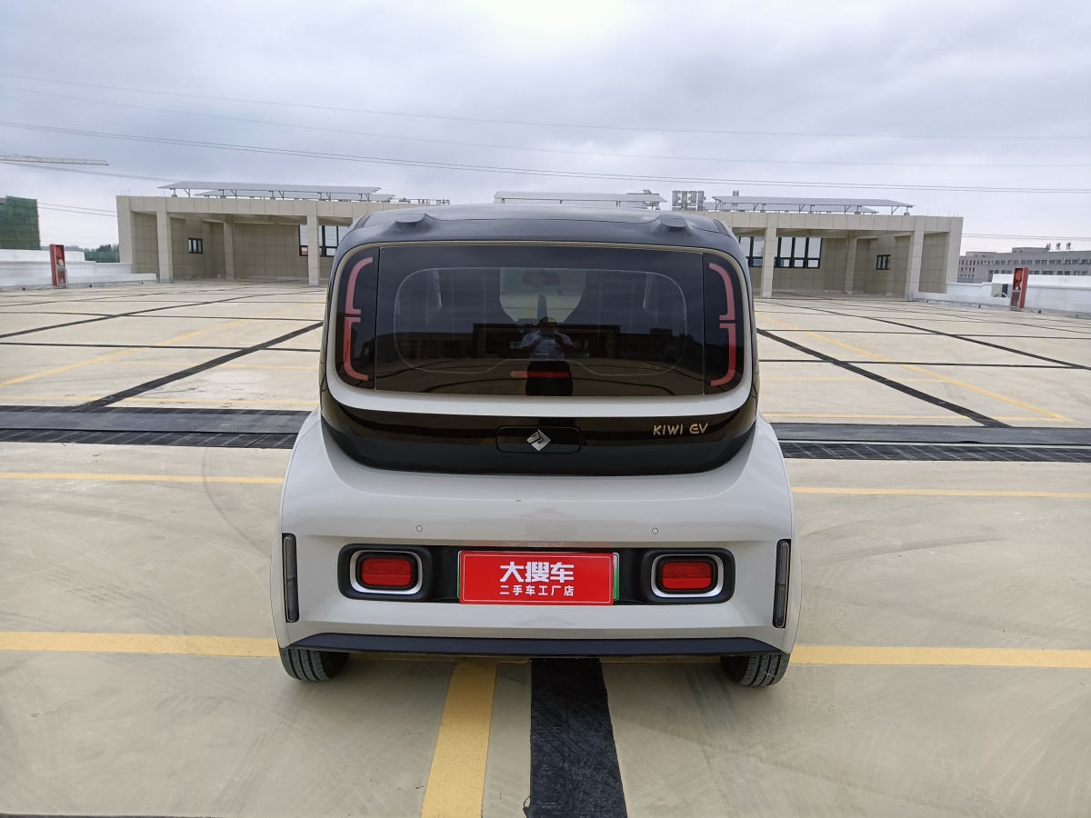 2022年5月寶駿 寶駿KiWi EV  2021款 藝術(shù)家 三元鋰