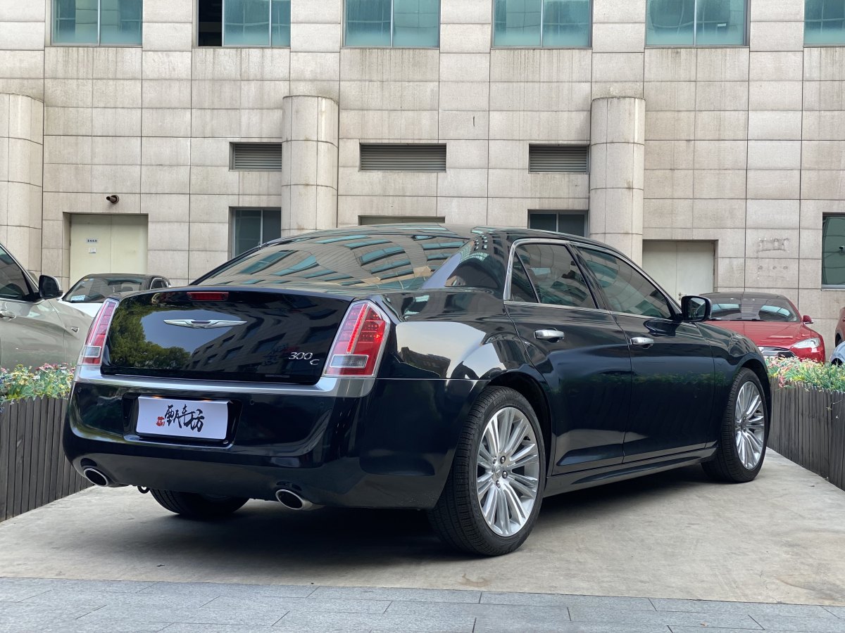 克萊斯勒 300C  2014款 3.0L 卓越版圖片