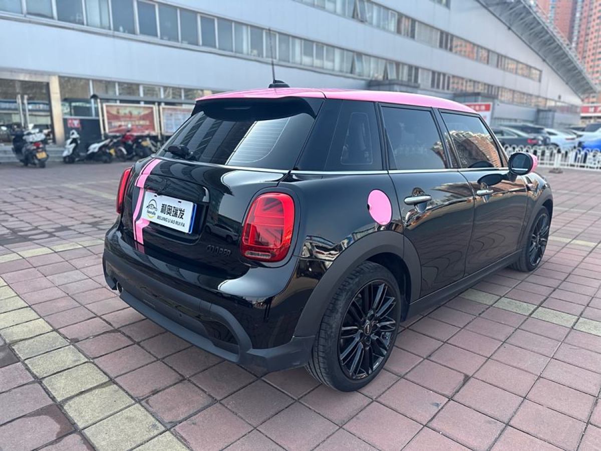 MINI MINI  2022款 改款 1.5T COOPER 藝術(shù)家 五門版圖片