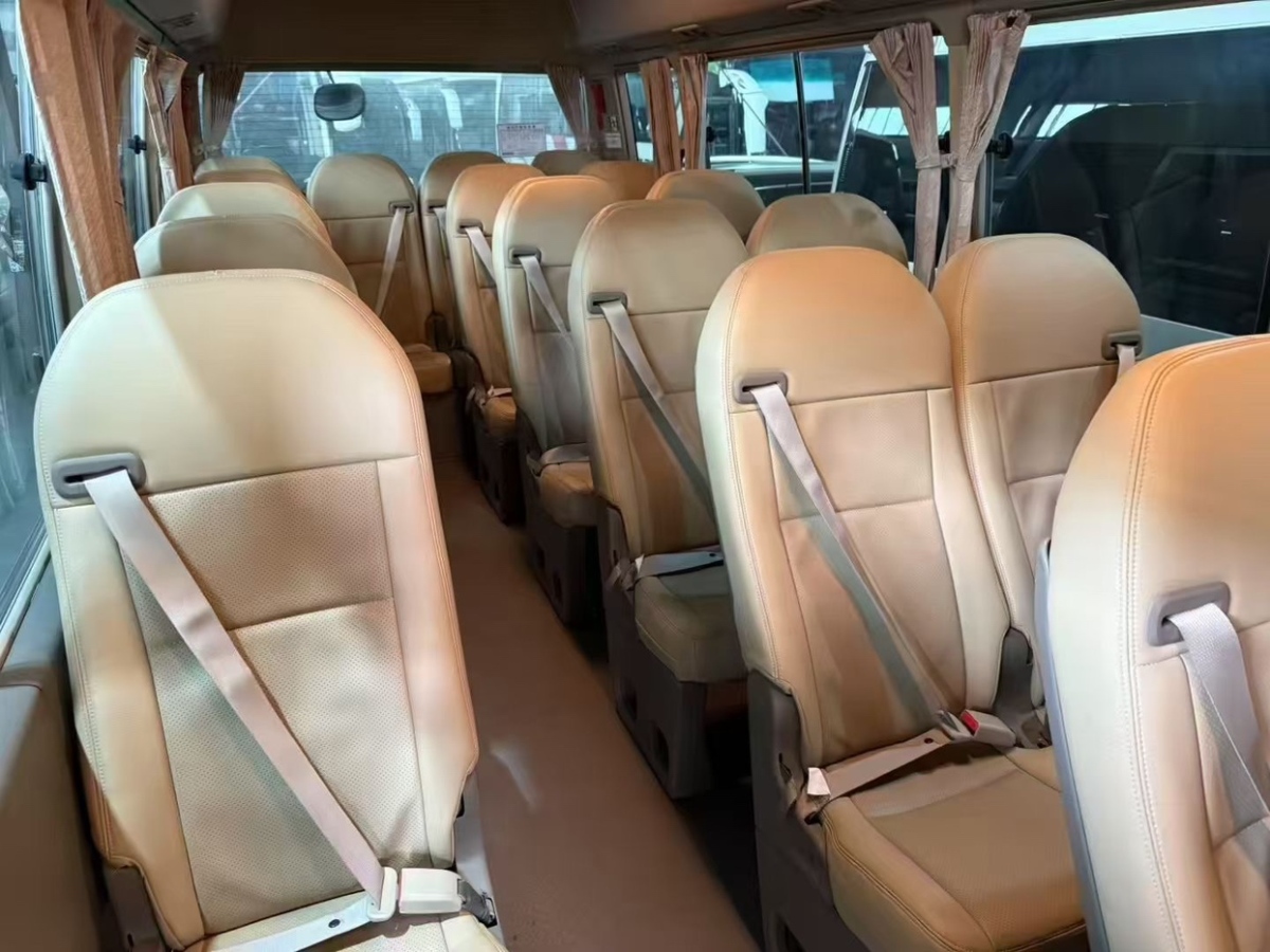 豐田 柯斯達(dá)  2015款 4.0L高級車GRB53L-ZEMSK 23座圖片