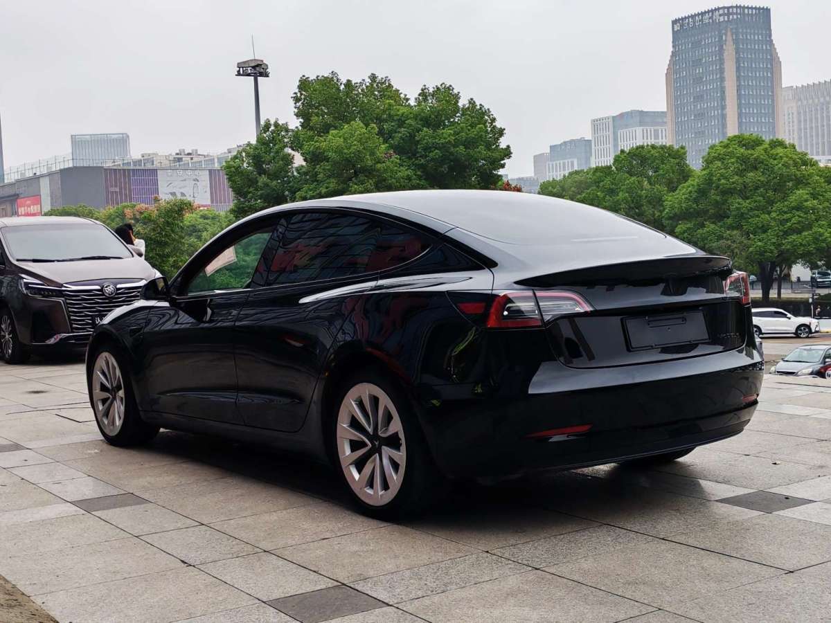 特斯拉 Model 3  2022款 改款 后輪驅(qū)動版圖片