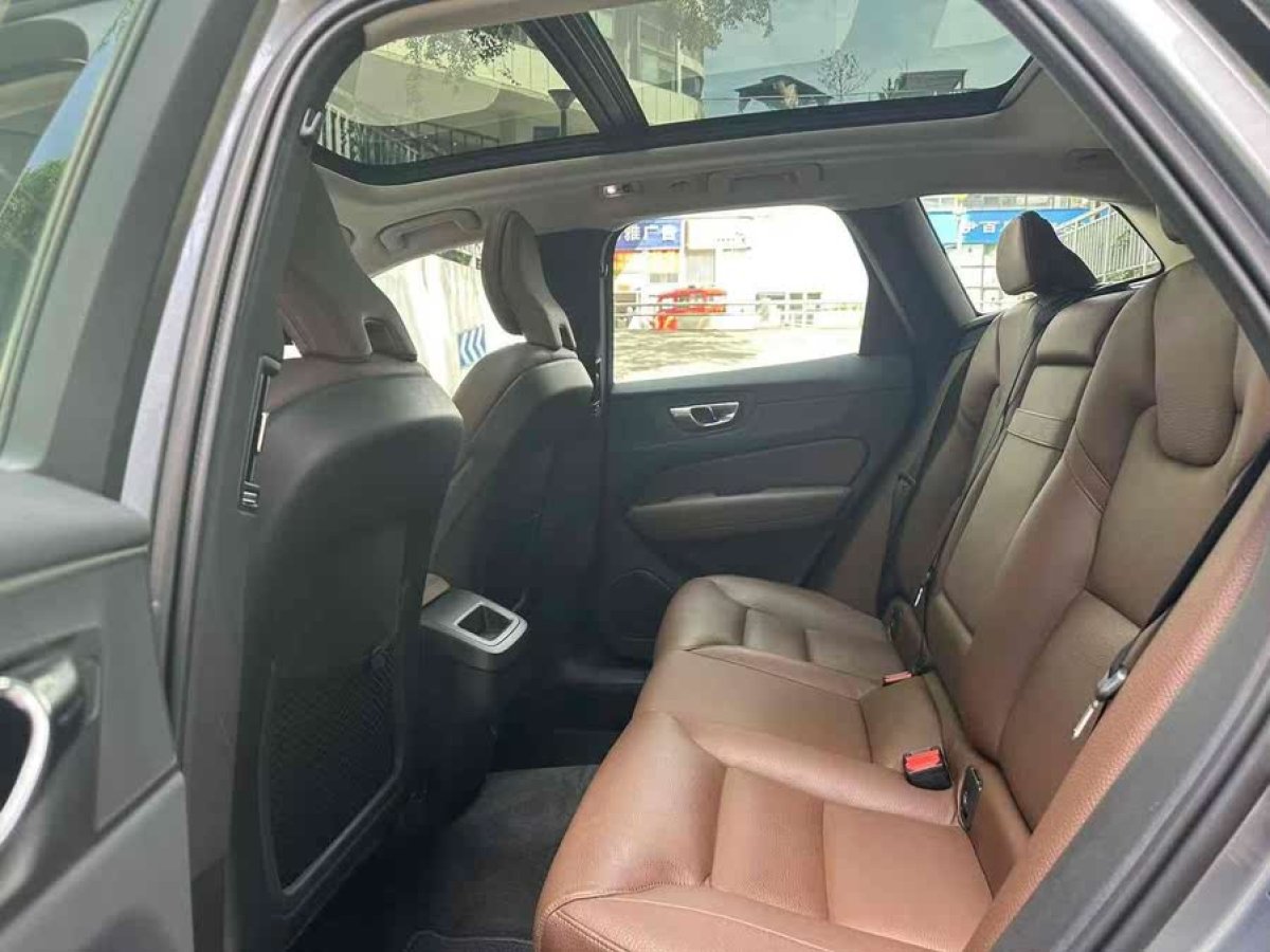 沃爾沃 XC60  2020款 T5 四驅智逸豪華版圖片