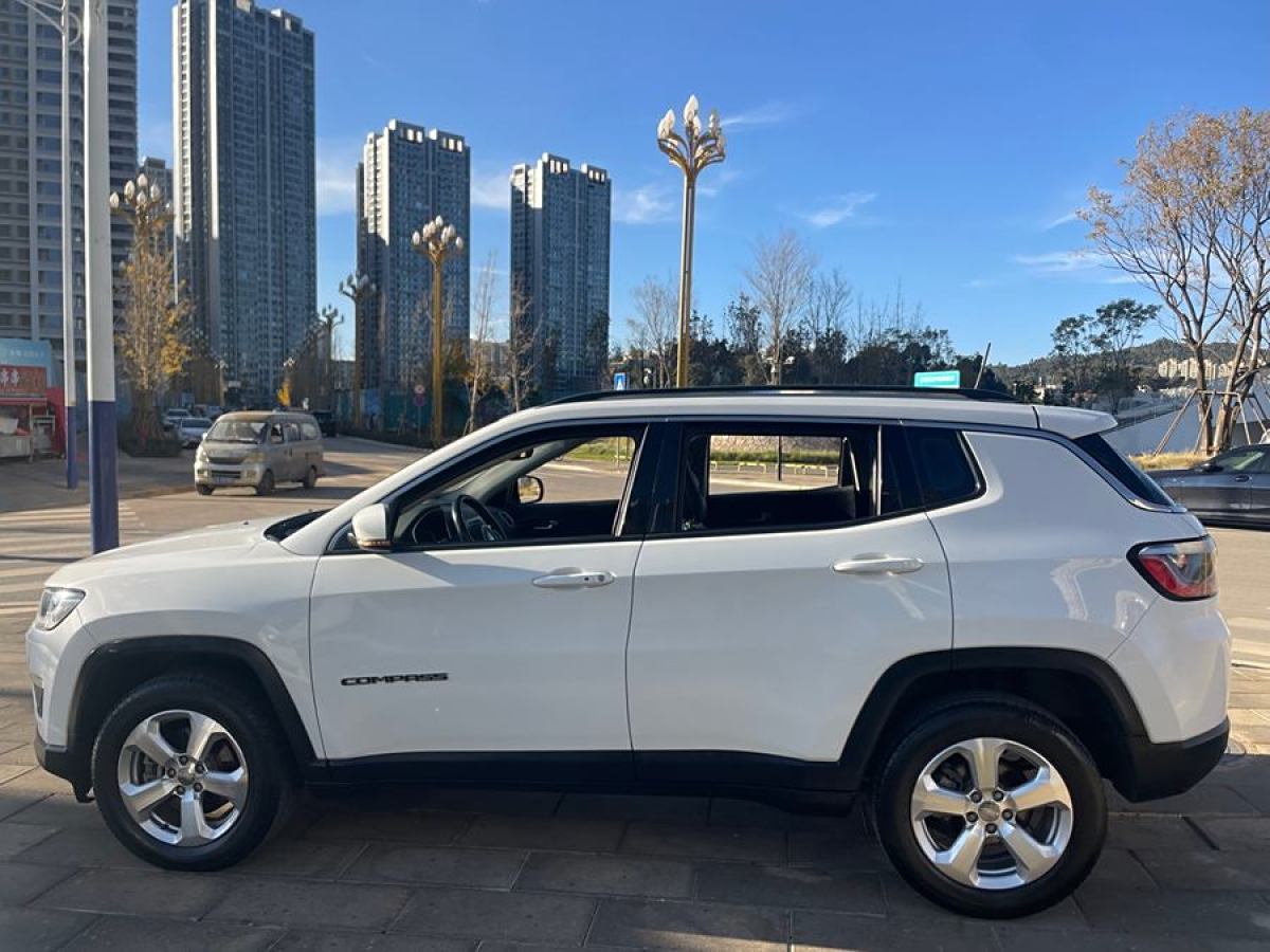 Jeep 指南者  2019款 200T 自動家享四驅(qū)-互聯(lián)大屏版圖片