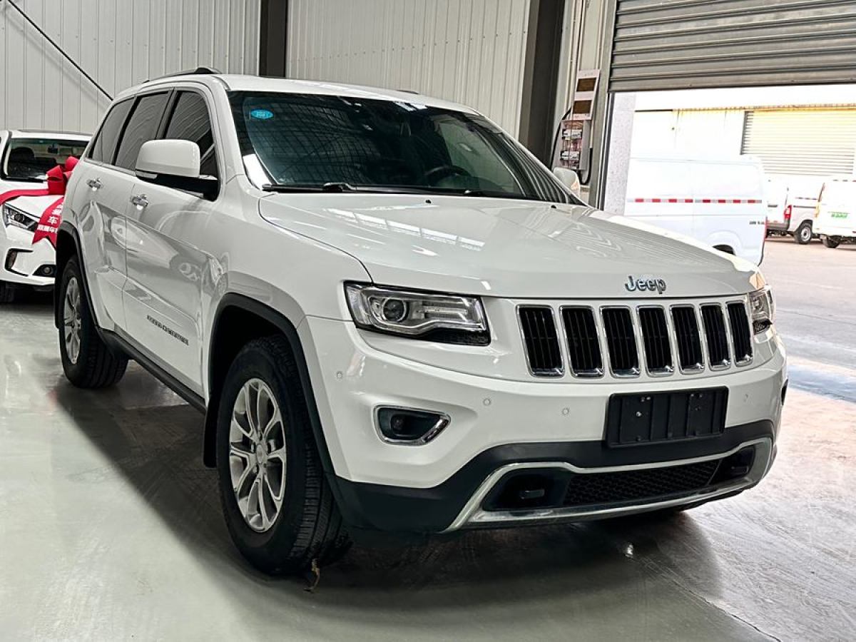 Jeep 大切諾基  2015款 3.6L 精英導(dǎo)航版圖片