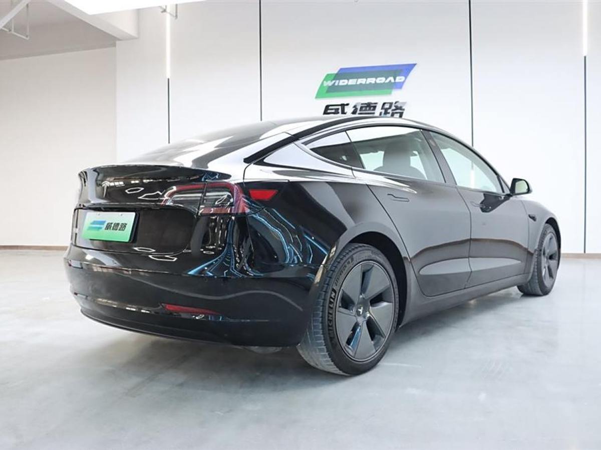 特斯拉 Model 3  2021款 改款 標(biāo)準(zhǔn)續(xù)航后驅(qū)升級(jí)版圖片