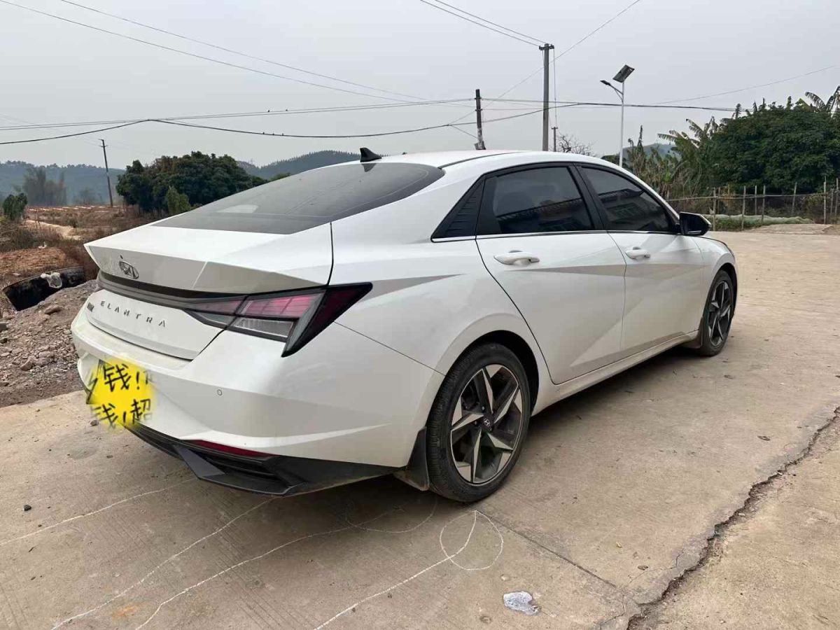 現(xiàn)代 伊蘭特  2022款 1.5L CVT 20周年紀(jì)念款圖片