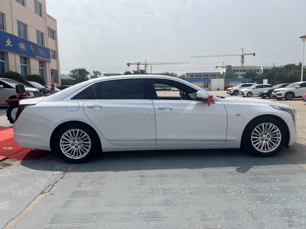 凱迪拉克 CT6  2019款 28T 時(shí)尚型圖片
