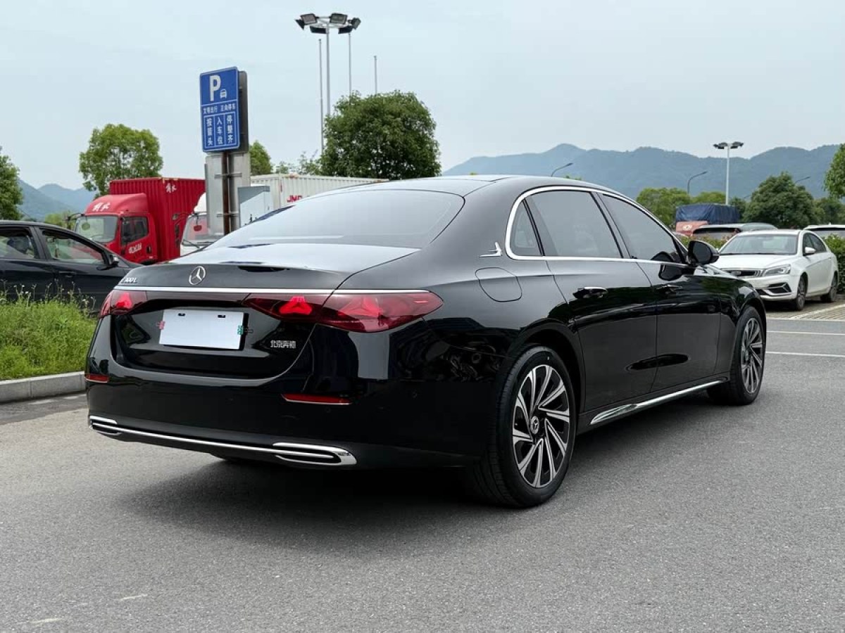 奔馳 奔馳E級(jí)  2024款 E 300 L 豪華型圖片