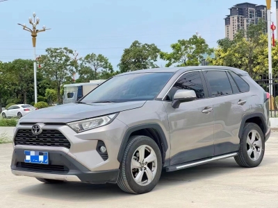 2022年8月 丰田 RAV4 荣放 2.0L CVT两驱风尚版图片