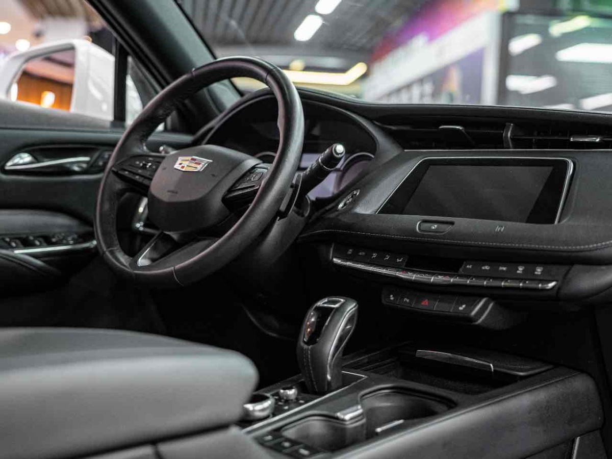 凱迪拉克 XT4  2018款 28T 兩驅(qū)領(lǐng)先型圖片
