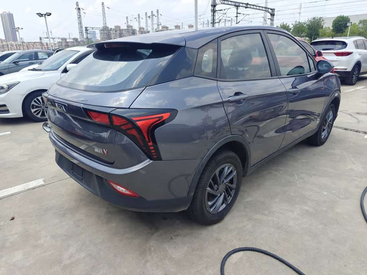 哪吒 哪吒V  2021款 標準續(xù)航版圖片